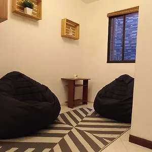 Apto Idoneo Para Descansar Muy Central En El Poblado Colombia