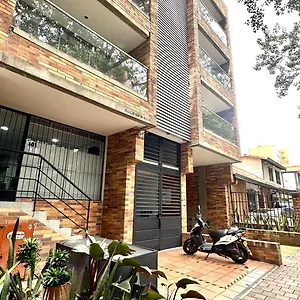 Apto Moderno En Laureles Colombia